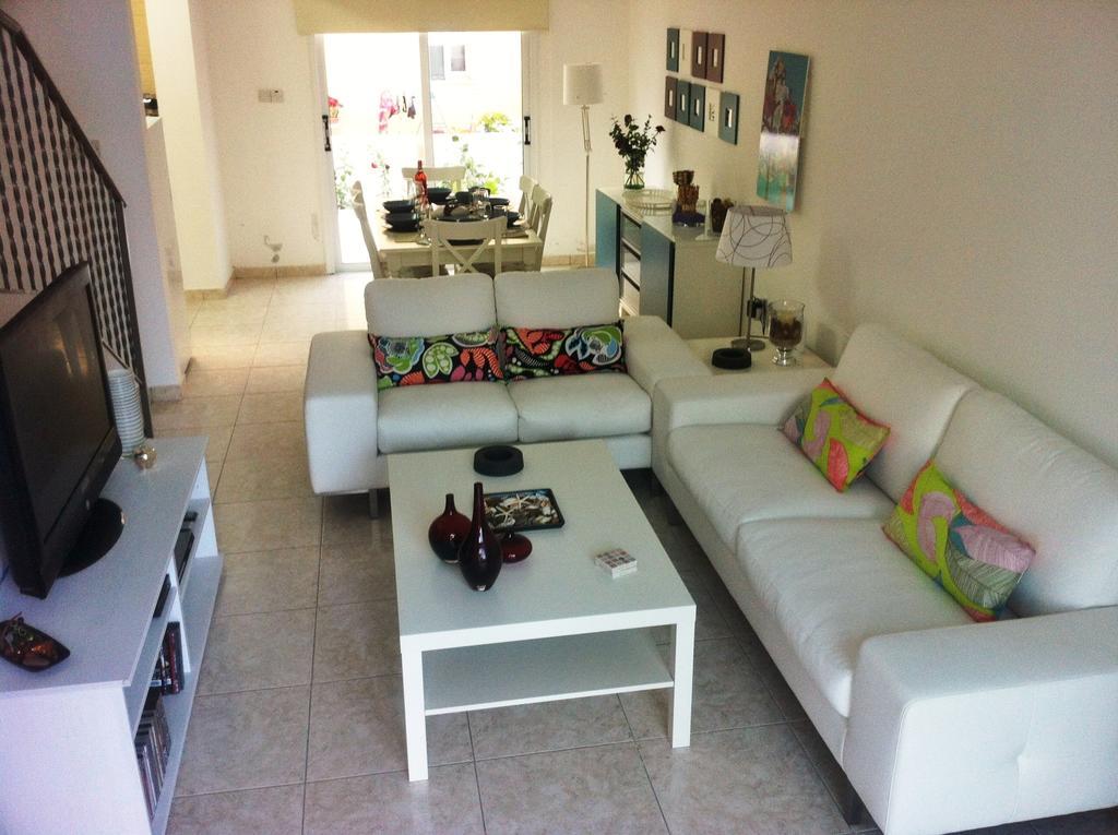 Estia Luxury Maisonette بافوس الغرفة الصورة